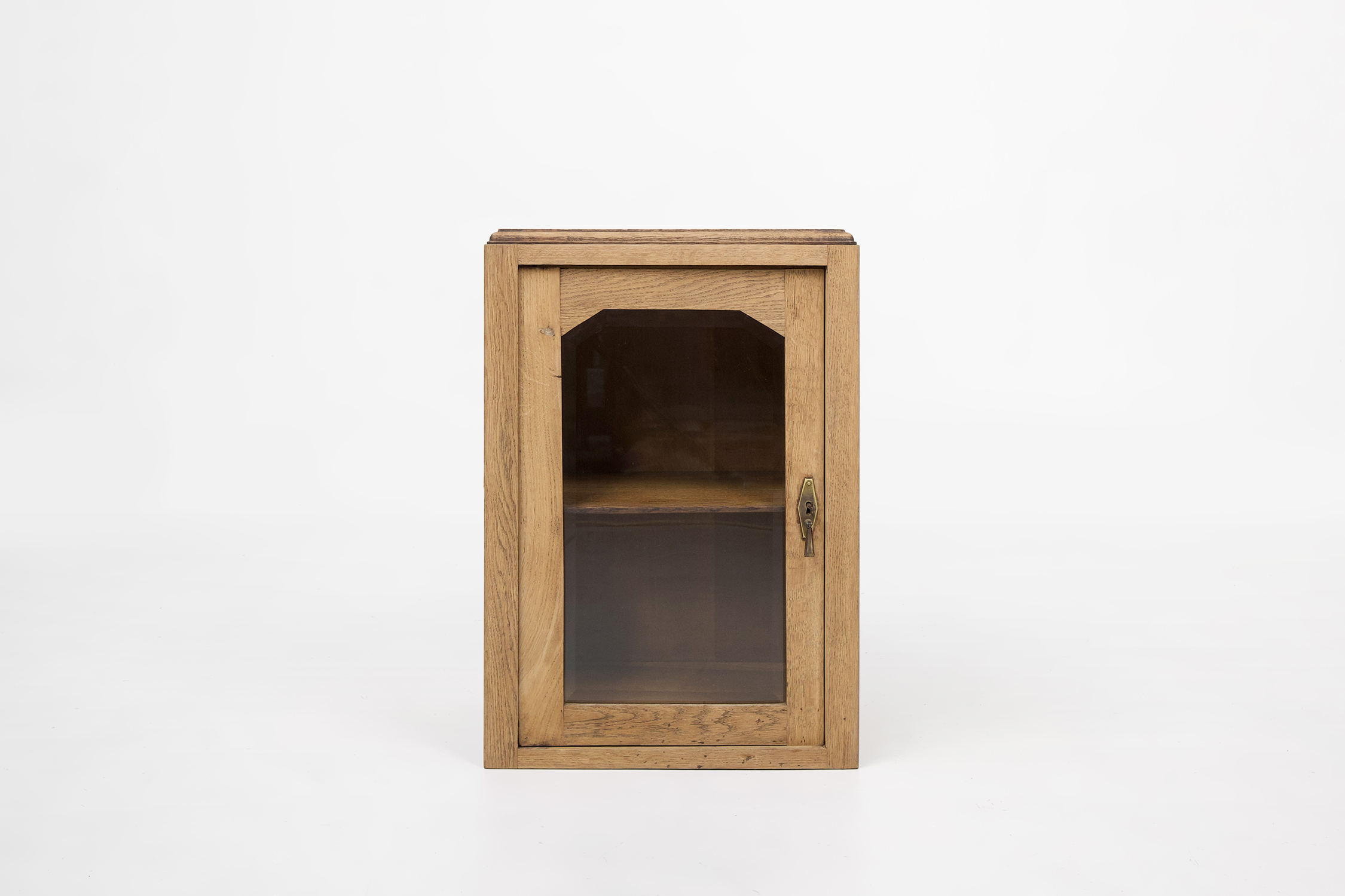 Mid-century table display cabinet, France ca. 1900thumbnail